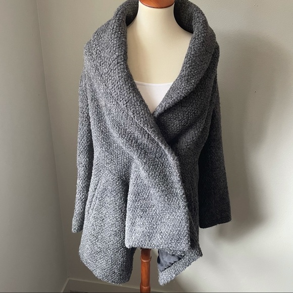 3 for $25 Orlando Coat/ Jacket Size M - Picture 2 of 10